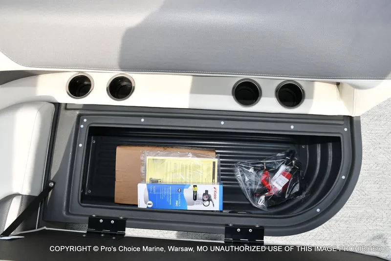 Slide: The Image of Sun Tracker Bass Buggy 16 XL Select 2026 - 46