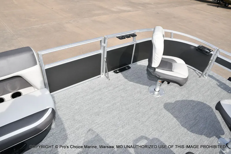 Slide: The Image of Sun Tracker Bass Buggy 16 XL Select 2026 - 48