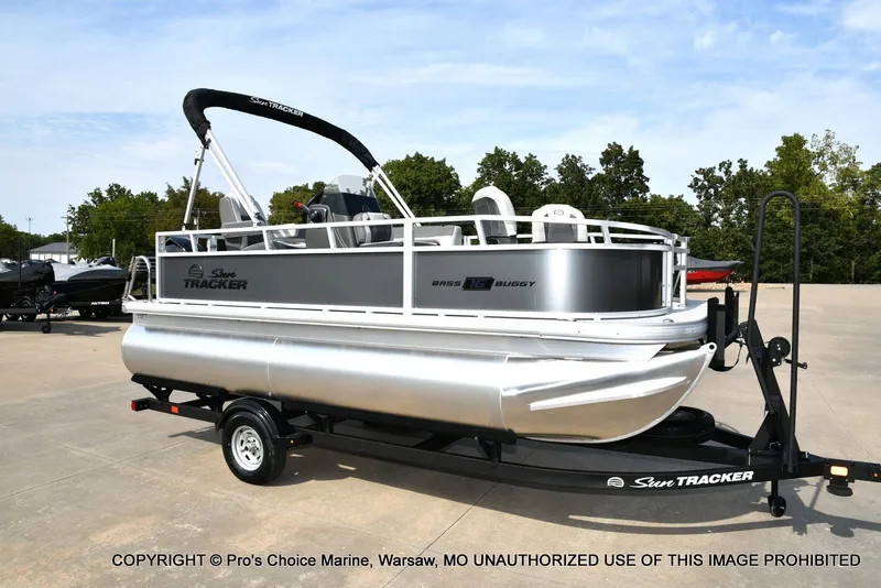 Slide: The Image of Sun Tracker Bass Buggy 16 XL Select 2026 - 52
