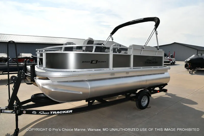Slide: The Image of Sun Tracker Bass Buggy 16 XL Select 2026 - 59