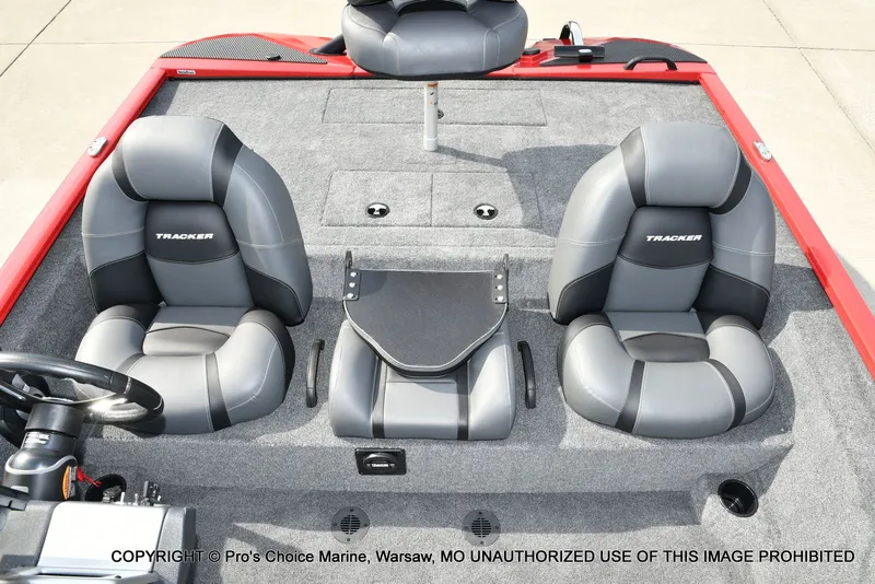 Slide: The Image of Tracker Savage 215 w/200HP Mercury Pro-XS 2026 - 13