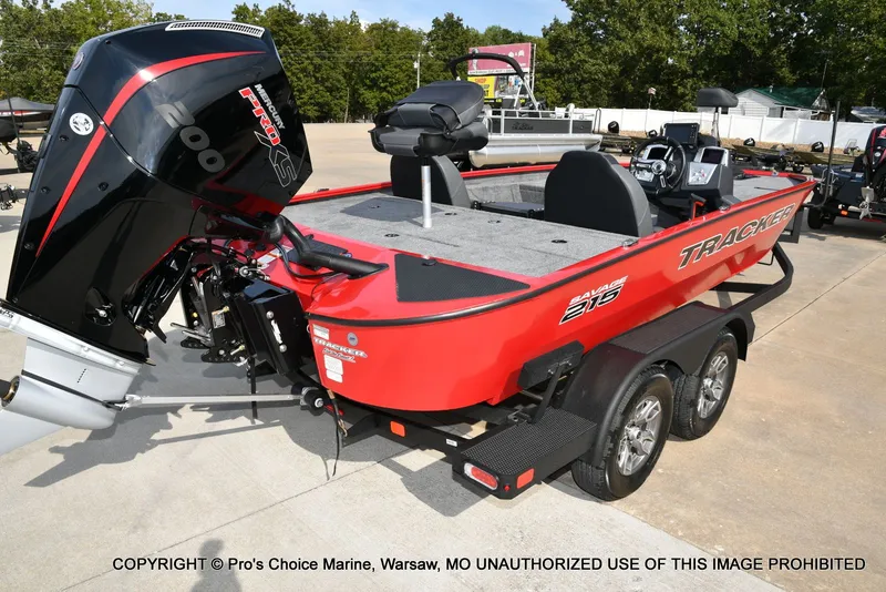 Slide: The Image of Tracker Savage 215 w/200HP Mercury Pro-XS 2026 - 17