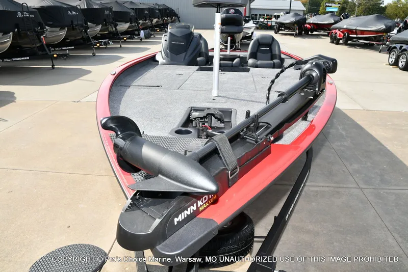 Slide: The Image of Tracker Savage 215 w/200HP Mercury Pro-XS 2026 - 28