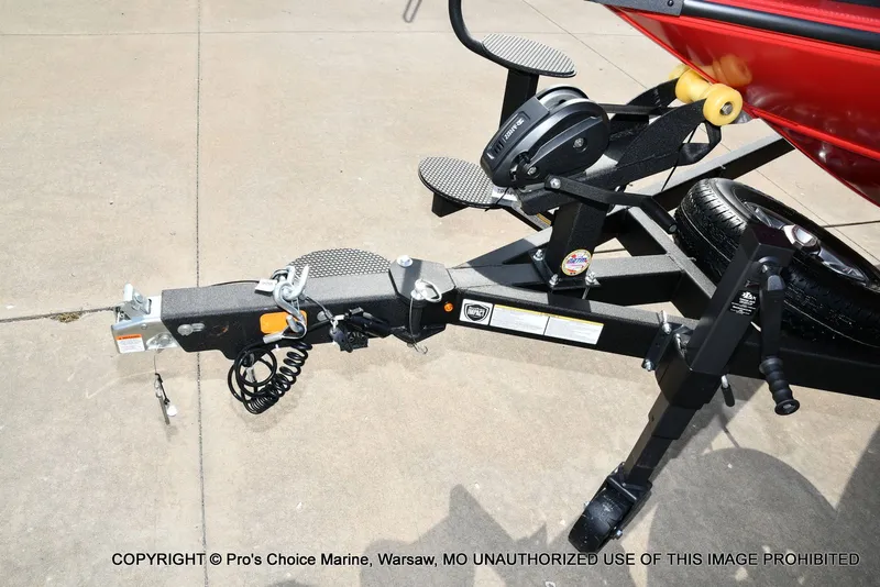 Slide: The Image of Tracker Savage 215 w/200HP Mercury Pro-XS 2026 - 29