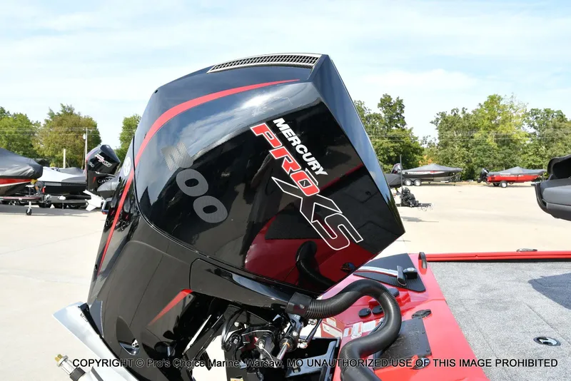 Slide: The Image of Tracker Savage 215 w/200HP Mercury Pro-XS 2026 - 4