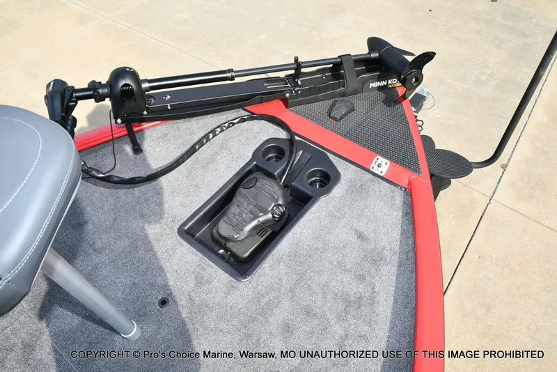 Slide: The Image of Tracker Savage 215 w/200HP Mercury Pro-XS 2026 - 46