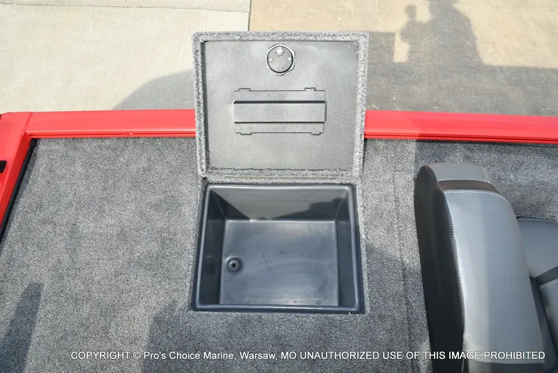 Slide: The Image of Tracker Savage 215 w/200HP Mercury Pro-XS 2026 - 64