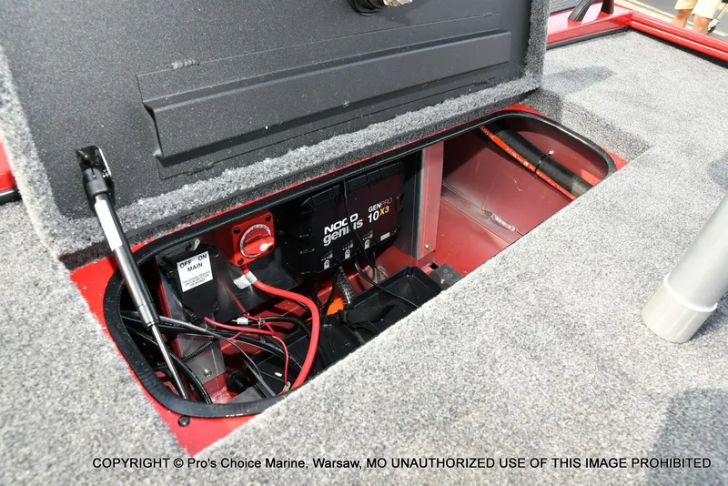 Slide: The Image of Tracker Savage 215 w/200HP Mercury Pro-XS 2026 - 65