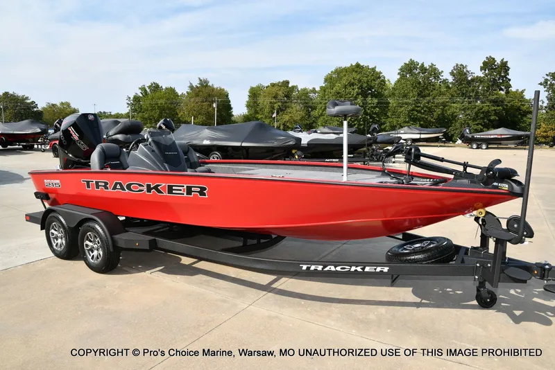 Slide: The Image of Tracker Savage 215 w/200HP Mercury Pro-XS 2026 - 71