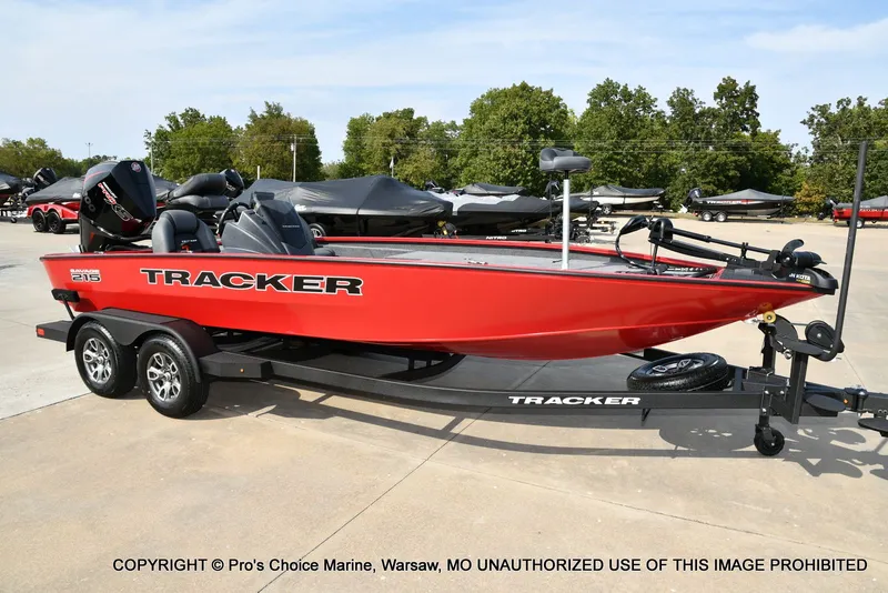 Slide: The Image of Tracker Savage 215 w/200HP Mercury Pro-XS 2026 - 73