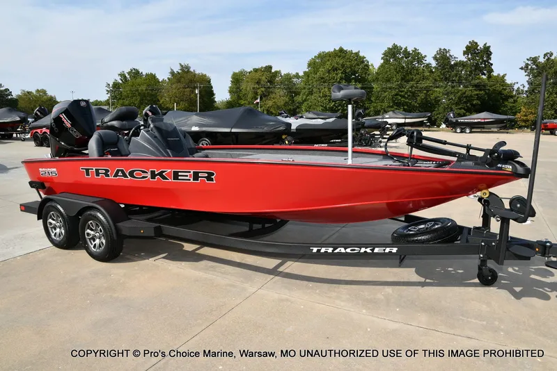 Slide: The Image of Tracker Savage 215 w/200HP Mercury Pro-XS 2026 - 77