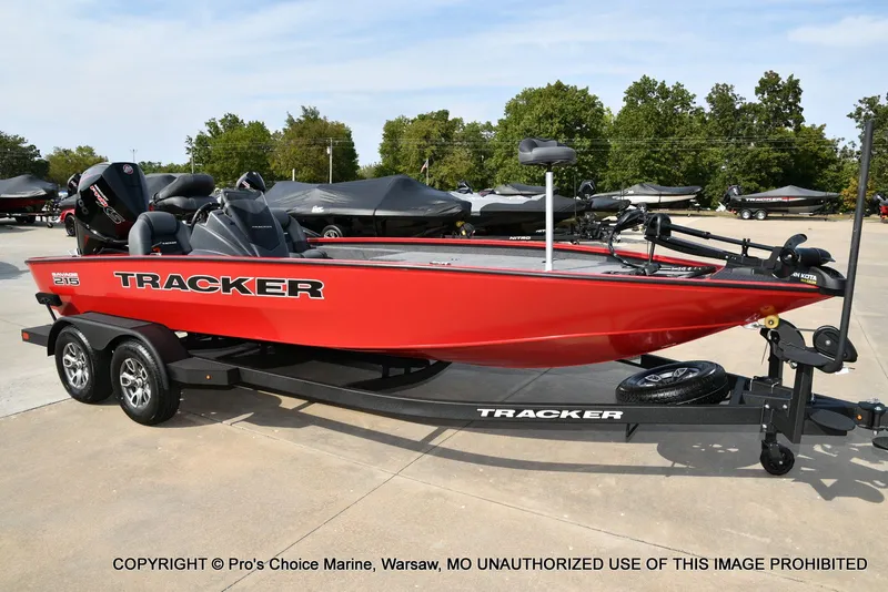 Slide: The Image of Tracker Savage 215 w/200HP Mercury Pro-XS 2026 - 78