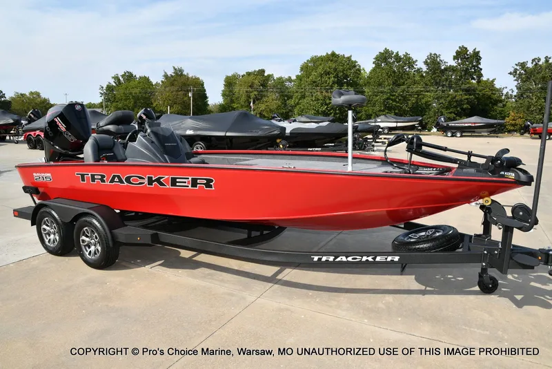 Slide: The Image of Tracker Savage 215 w/200HP Mercury Pro-XS 2026 - 79