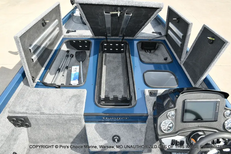 Slide: The Image of Ranger RT198P Cup Garmin Livescope Equipped 2026 - 11