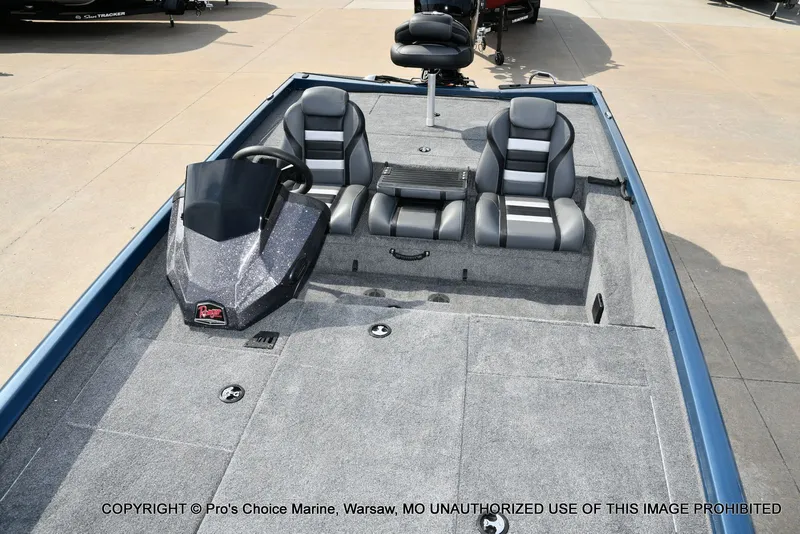 Slide: The Image of Ranger RT198P Cup Garmin Livescope Equipped 2026 - 14