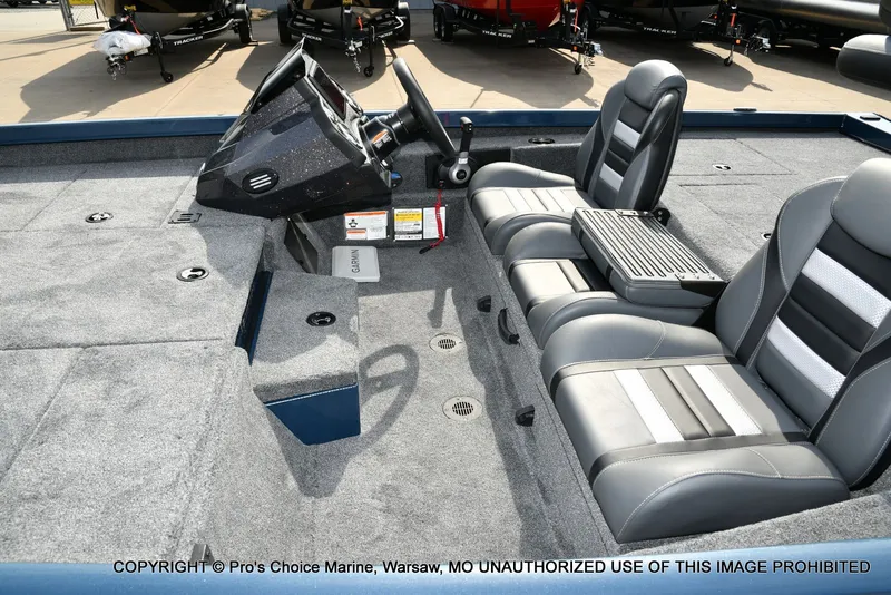 Slide: The Image of Ranger RT198P Cup Garmin Livescope Equipped 2026 - 17