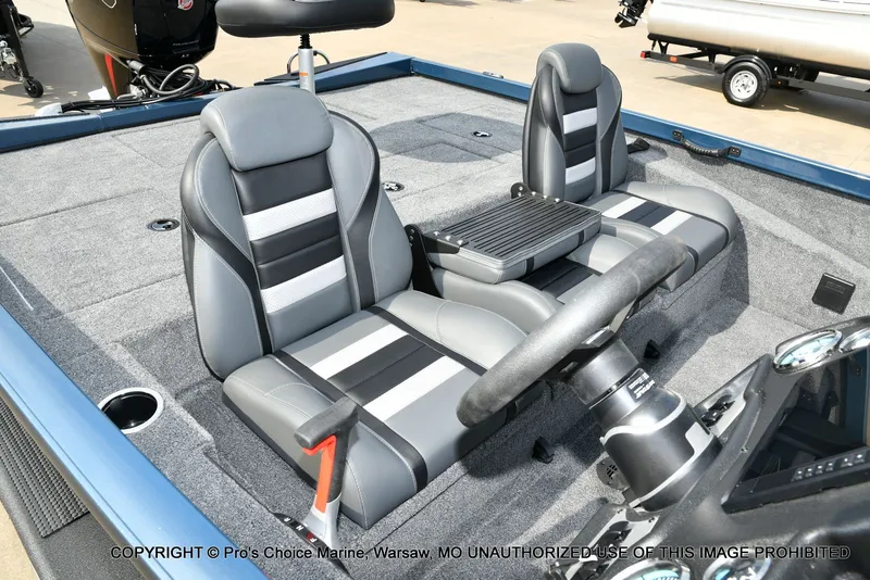 Slide: The Image of Ranger RT198P Cup Garmin Livescope Equipped 2026 - 35