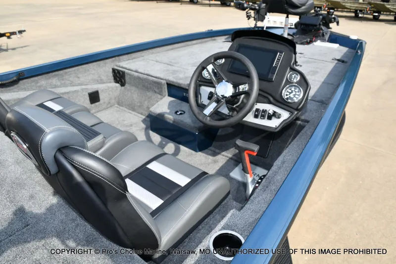 Slide: The Image of Ranger RT198P Cup Garmin Livescope Equipped 2026 - 37