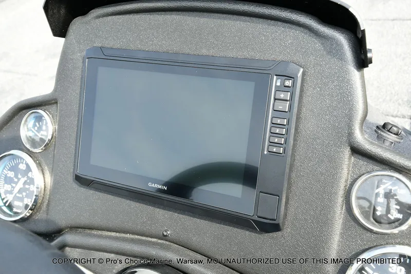 Slide: The Image of Ranger RT198P Cup Garmin Livescope Equipped 2026 - 38