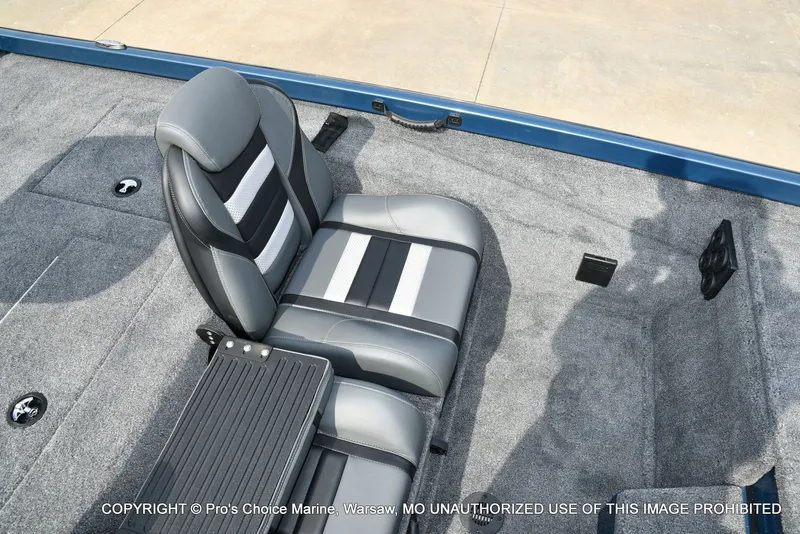 Slide: The Image of Ranger RT198P Cup Garmin Livescope Equipped 2026 - 45