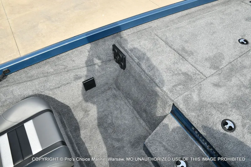 Slide: The Image of Ranger RT198P Cup Garmin Livescope Equipped 2026 - 46