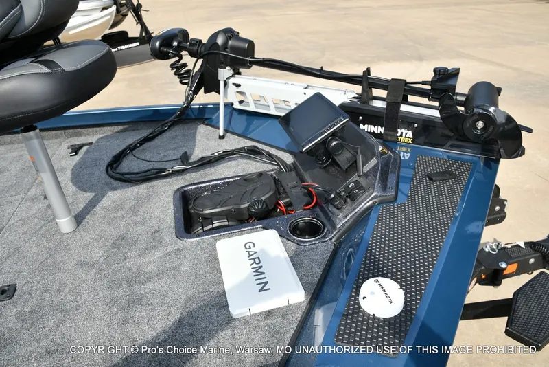 Slide: The Image of Ranger RT198P Cup Garmin Livescope Equipped 2026 - 5