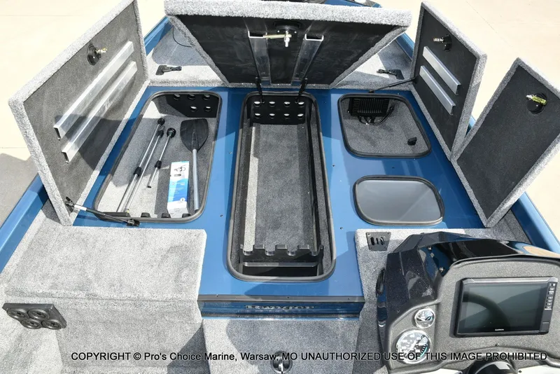 Slide: The Image of Ranger RT198P Cup Garmin Livescope Equipped 2026 - 51