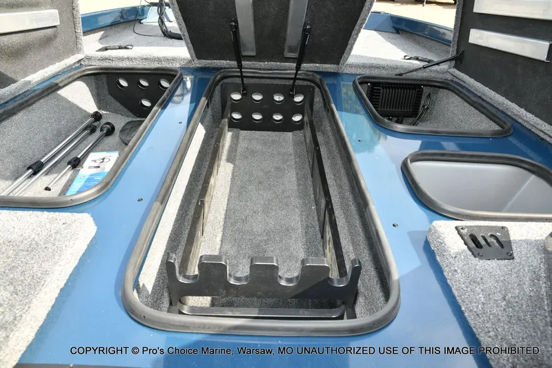 Slide: The Image of Ranger RT198P Cup Garmin Livescope Equipped 2026 - 53