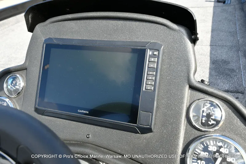 Slide: The Image of Ranger RT198P Garmin Livescope Cup Equipped 2026 - 10