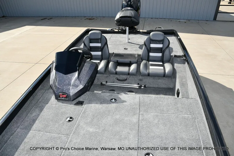 Slide: The Image of Ranger RT198P Garmin Livescope Cup Equipped 2026 - 16