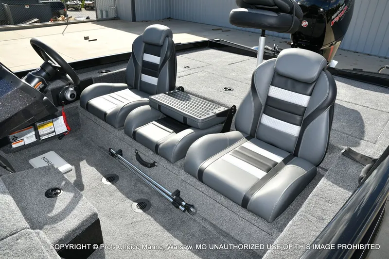 Slide: The Image of Ranger RT198P Garmin Livescope Cup Equipped 2026 - 19