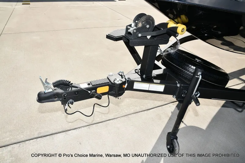 Slide: The Image of Ranger RT198P Garmin Livescope Cup Equipped 2026 - 31