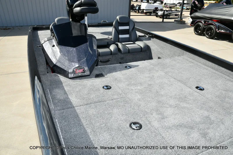 Slide: The Image of Ranger RT198P Garmin Livescope Cup Equipped 2026 - 34