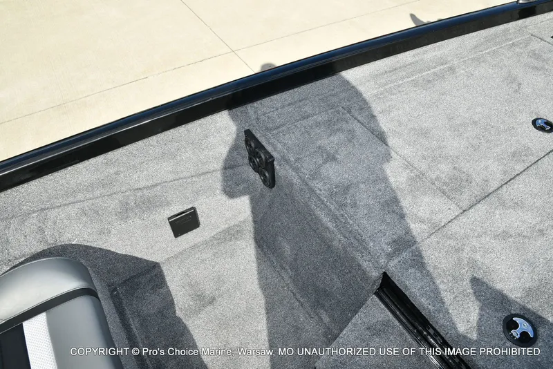 Slide: The Image of Ranger RT198P Garmin Livescope Cup Equipped 2026 - 47