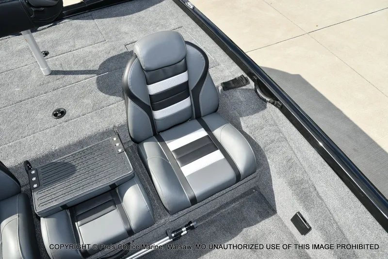 Slide: The Image of Ranger RT198P Garmin Livescope Cup Equipped 2026 - 53