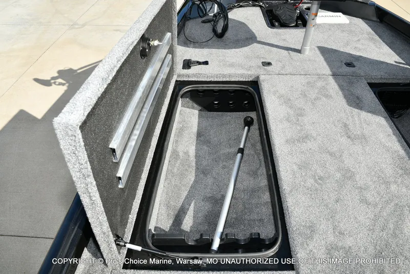 Slide: The Image of Ranger RT198P Garmin Livescope Cup Equipped 2026 - 60