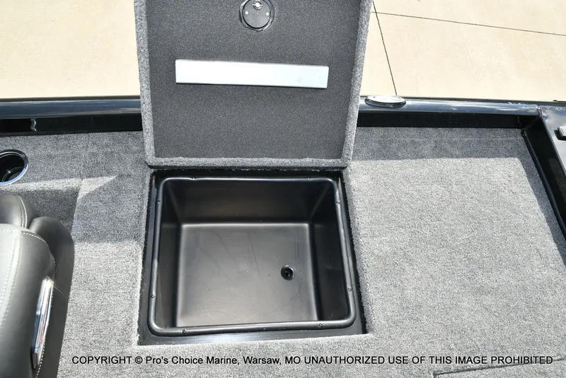 Slide: The Image of Ranger RT198P Garmin Livescope Cup Equipped 2026 - 68