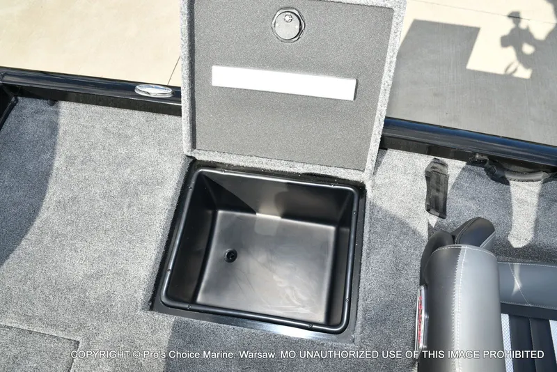 Slide: The Image of Ranger RT198P Garmin Livescope Cup Equipped 2026 - 69