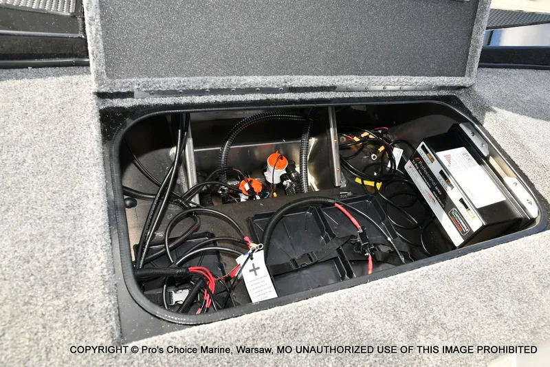 Slide: The Image of Ranger RT198P Garmin Livescope Cup Equipped 2026 - 71