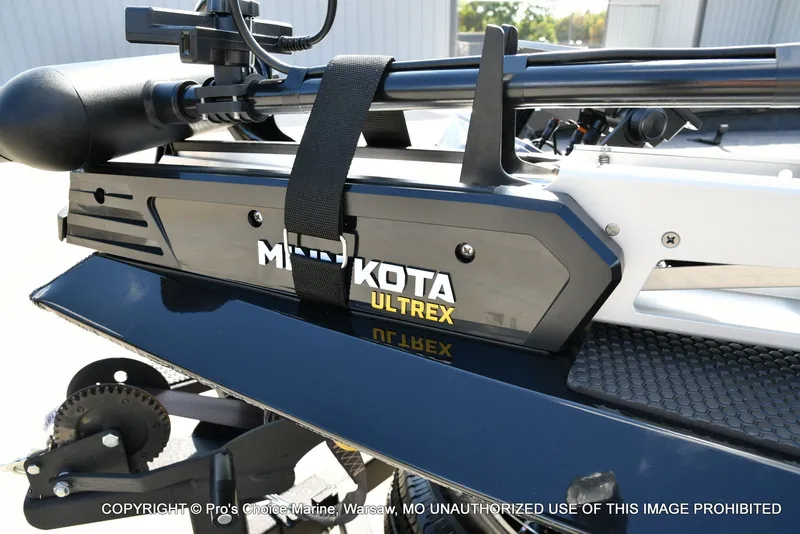 Slide: The Image of Ranger RT198P Garmin Livescope Cup Equipped 2026 - 8