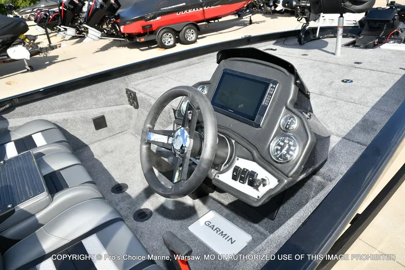 Slide: The Image of Ranger RT198P Garmin Livescope Cup Equipped 2026 - 9