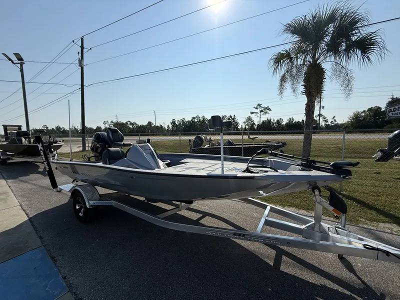 Slide: The Image of Xpress H18 Bass 2026 - 1