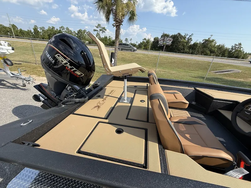 Slide: The Image of Xpress Hyper-Lift Crappie Series 2026 - 4