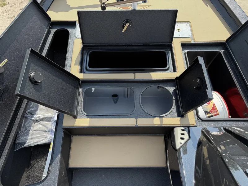 Slide: The Image of Xpress Hyper-Lift Crappie Series 2026 - 5