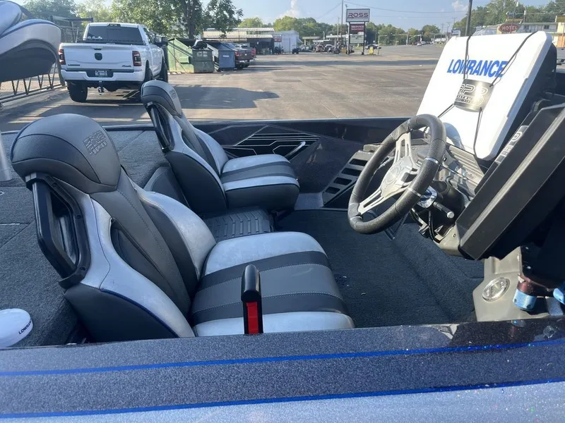 Slide: The Image of Skeeter FXR21 2021 - 22