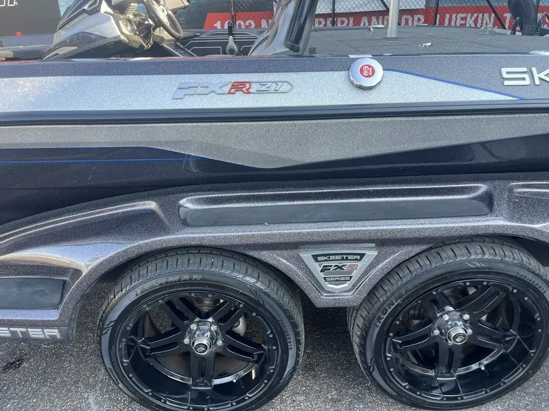 Slide: The Image of Skeeter FXR21 2021 - 33