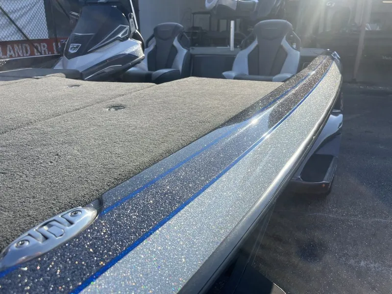 Slide: The Image of Skeeter FXR21 2021 - 35