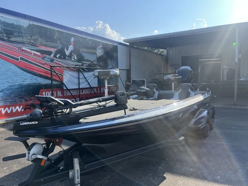 Slide: The Image of Skeeter FXR21 2021 - 4