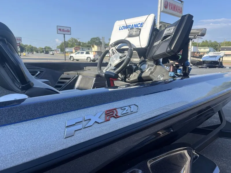 Slide: The Image of Skeeter FXR21 2021 - 5