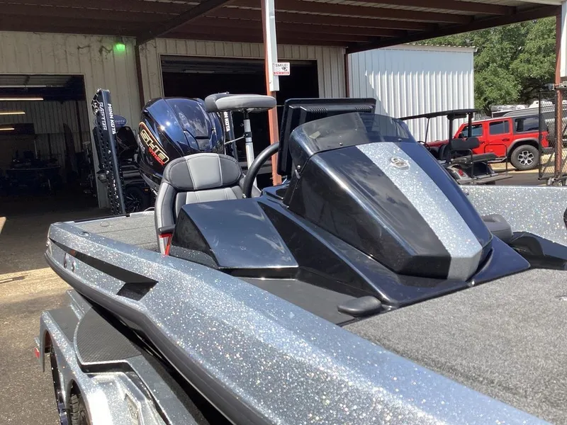 Slide: The Image of Ikon LX21 2025 - 25